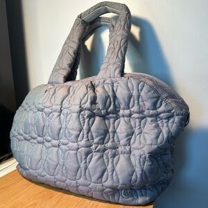 Lululemon Quilted Embrace Tote Bag 20L - Rhino Grey/Lavender
